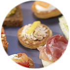 Minis blinis rillettes de saumon et aneth