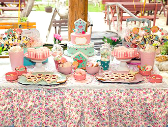 le buffet et le g&acirc;teau